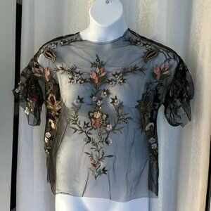 MESH EMBROIDERED TOP